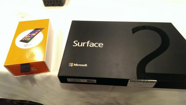 coreydrakegames's tweet image. Got a phone for porting Ice Escape to Windows 8 and won a surface 2 for 2nd fav game @ the wp8 porting lab! #unite14
