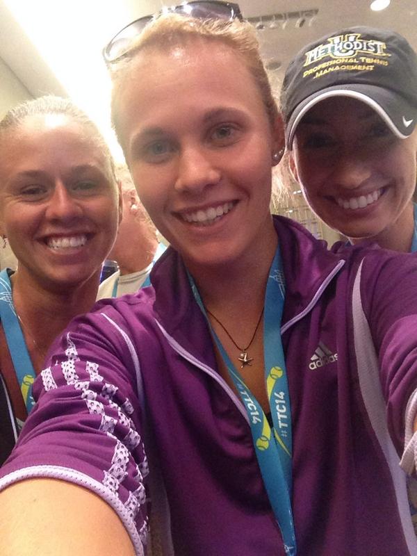 USPTASouthern30's tweet photo. A few of the @USPTASouthern30 girls at the TTC! @USPTA_Tennis @usta @ustasouthern http://t.co/mxiv5LiICY