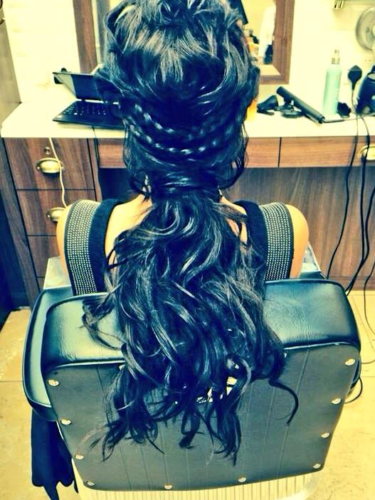 Carla_Smith01's tweet photo. Again the wonderfully talented @matmoo0121 got his hands on my hair. #hair #hairup #updo #plaits #curls #hairdresser http://t.co/LQWJRNT2wX