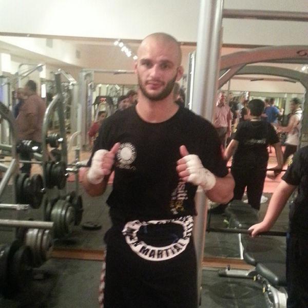 CageWarriors_ME's tweet photo. Jordan's hero Jarrah Al-Silawi finishes his opponent with a vicious choke from the back #CWFC71 #CWFCJORDAN #MMA ... http://t.co/xg1J1lqg6F