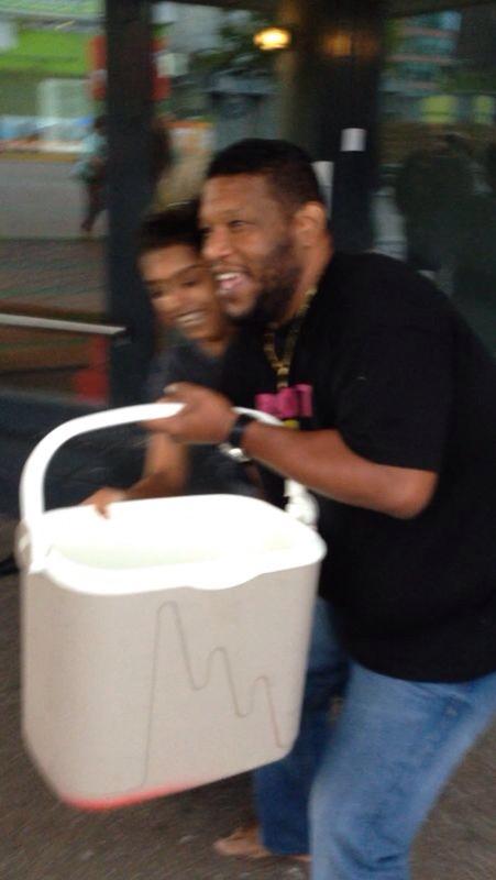 QuintisRistie's tweet photo. Met @SAM_UittenB #ALSIceBucketChallenge gedaan en nu genomineerd #Amedaboutaleb @openrotterdam crew @pbsteenbergen http://t.co/Un4Wp0W9Vs