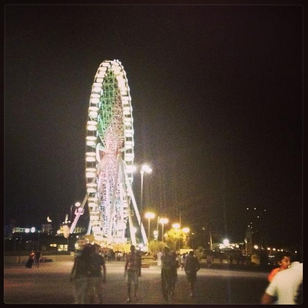 pfgstyle's tweet image. #rimini #ferris #whell #beach #night #lighters #mare #porto #luci  @tiritwittoio @comunerimini