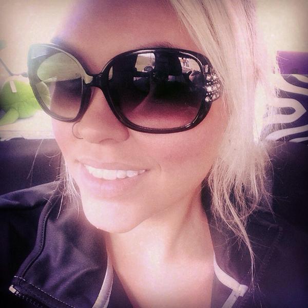 TashaxoxoRose's tweet photo. I'm fancy huh ! #fancy #ShakeItOff #girls #blonde #blondes #babe #smile #docbraces #sexy #pretty http://t.co/iTRrJj3hoo