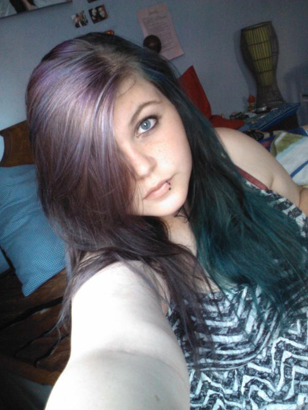 DanaMiranda20's tweet photo. Look at muh purple and blue hurrr <3 http://t.co/zM8NNuDWlZ