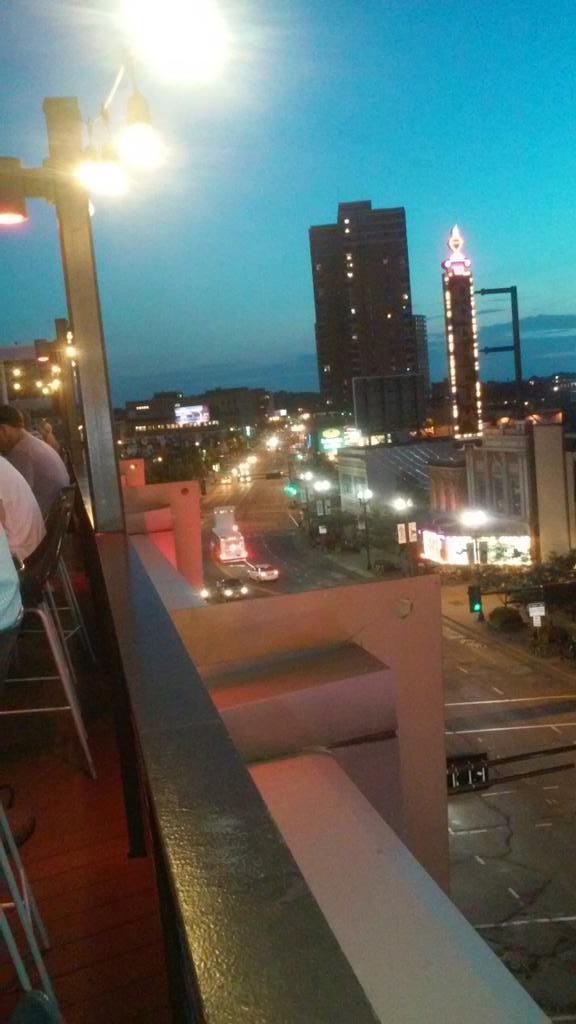 AmandaMerkel's tweet image. Roof top with my bitches