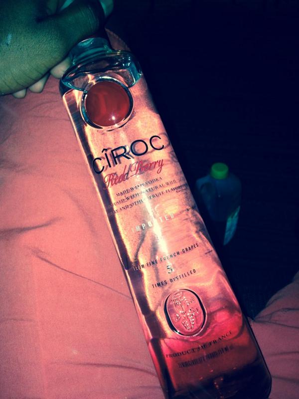 MjayyMJ's tweet photo. @RackedUp_Shoupy just to love this hear lifestyle http://t.co/khnWAaYsV3
