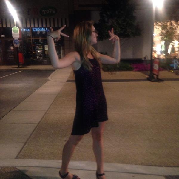 EJThommy's tweet photo. #SENIORSARAH http://t.co/Ojdtuewh5F