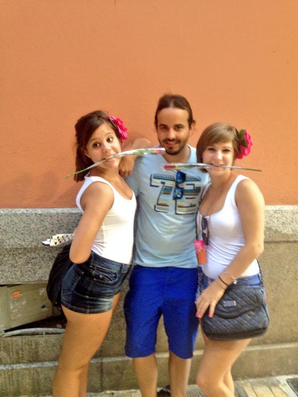 ApiPili's tweet photo. Malaga#2014#feria# @Ingridge91 @martagm92 @Palazon_11 @yomynavarro @isita92b http://t.co/aLb0rizpoa