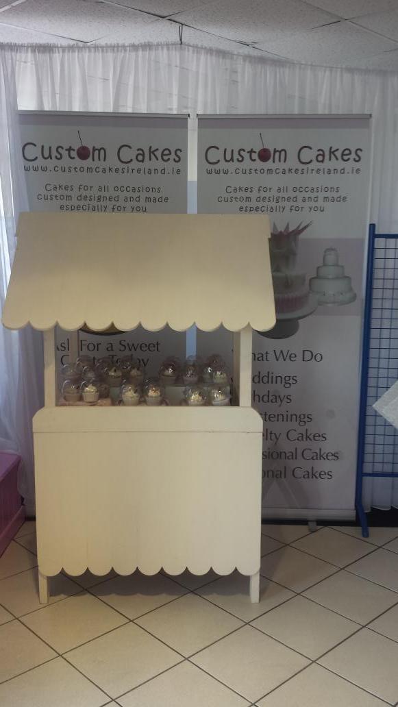 CakesCustom's tweet photo. Birthday weekend in store tomorrow lots of goodies at great prices!  #customcakes #drogheda #cupcakes http://t.co/uRQP2aQr88