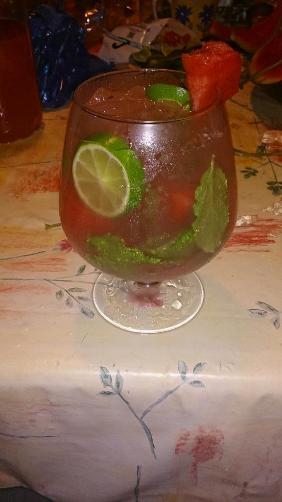 tetos_one113's tweet photo. Unos mojitoss!! http://t.co/644WVtvVr8