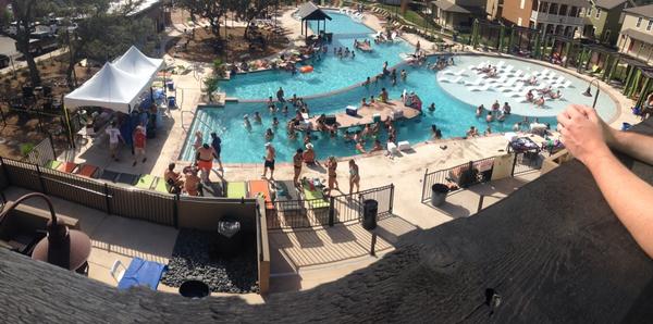 SMCottages's tweet photo. Our move in day is better than yours! #welcometoparadise #capstonecottages http://t.co/tS1quNUqkT