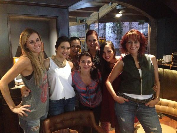 Bearangomoda's tweet photo. Tardes de viernes @Lauracadabra @LinaHinestroza @verozco @MARIRES19 @SalomeMF @NATYORTIZ33 http://t.co/hG8a2HKYsB