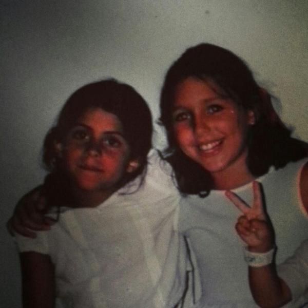 mariamanzanor's tweet photo. Feliz santo a mi amiga del alma,disfruta de tu día, te quiero muchísimo http://t.co/HzXHcBmLpK