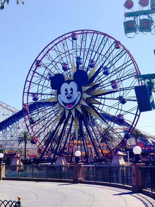 peetahmcfly's tweet photo. @Disneyland is where I am spending my Friday. http://t.co/9WmaCk4QrH