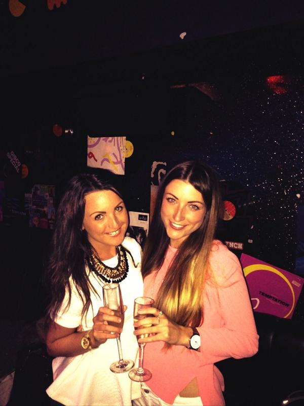 BiancaPalmerG's tweet photo. @Jadebundy26 Friday Bevz o'clock xxx http://t.co/aMPbjEJqrr