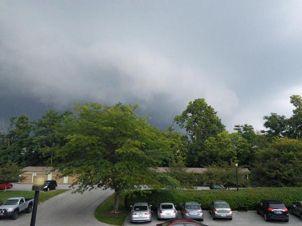 honor_de's tweet photo. @LEX18News Storms brewing http://t.co/yCL0qGdE7k