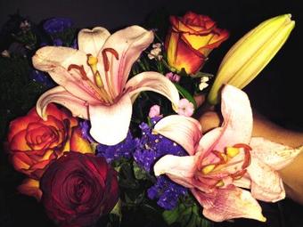 I'm so excited! Never got flowers before and came home to these!! Thanks @kittykommando69, love you bffsie