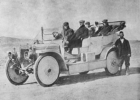 gh_alshmry's tweet photo. اول سيارة تدخل العراق  عام 1922 .... http://t.co/508YncgzUO