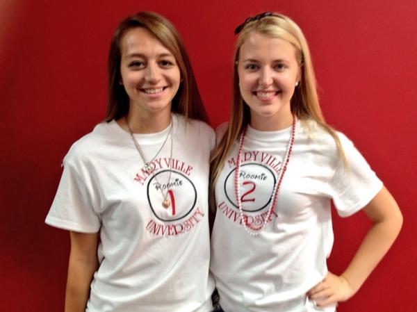 Best dressed for #MUMovein2014? We think these Roomies take the prize! #twinning <a href="/maryvilleu/">Maryville University</a> #maryvilleu
