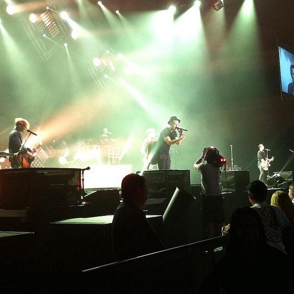 NativeSummer1R's tweet photo. "#onerepublic, #nativesummer, #ryantedder" (on #NATIVESUMMER http://t.co/svS2yL3SUU by @leannesdews) http://t.co/fIKYzRKn78