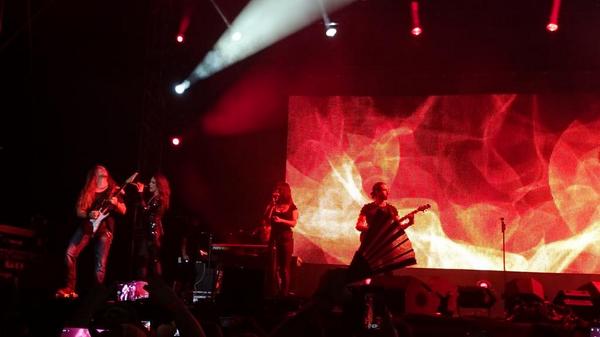 judiiith94's tweet photo. Gracias por pisar mallorca que eres unica y increible, gran noche podiendo disfrutar de ti y tu voz!!@_MaluOficial_ http://t.co/2XVh02otgp