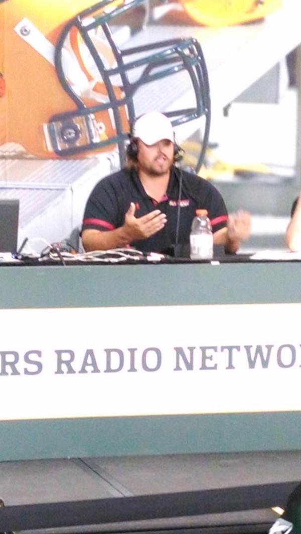 thatguy2283's tweet photo. Good to see mark tauscher live in the atrium with the @packers radio network http://t.co/goCBEaWSfT
