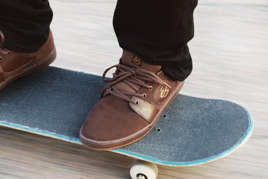 éS Skateboarding on Twitter: "The Accelerate #eS_Brown Available Starting  Today!! Check your local skate shop! http://t.co/5YBbP3Gr7r" / Twitter