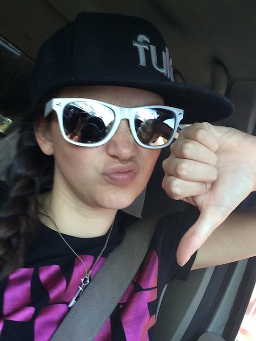 Sitting in traffic boo! http://t.co/58ofZO1ZBl