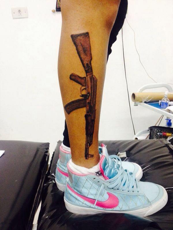 perestreloss's tweet photo. Pesadaaa essa ai eem @_RealDiva Riscada pelo mano @tiagomeneses ! Parabeens , ficou fodaa 💥🔫 #PegaNoiz #MONAIPE http://t.co/KdzHPAQdoC
