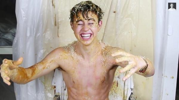 TheHannahRogers's tweet image. This is literally my favorite video😂 nash and cams face😂😂😭😆 hahahaha😭 @camerondallas @Nashgrier