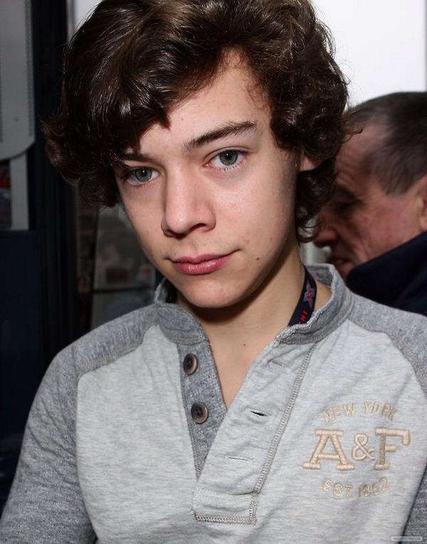 oh my God hazzy look how cute you were *giggles*