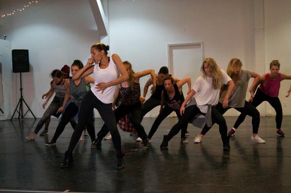 TheMASfest's tweet image. Rehearsals in Studio from last night with @VitaChambers ! #FixYou #dance #rehearsal @mas_tvshow
