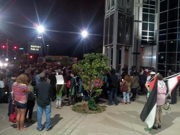 sam_keener's tweet image. @OpFerguson Boston tonight