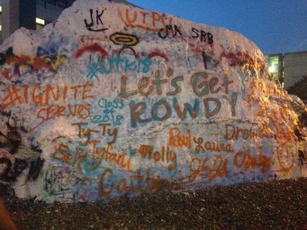 TrinaColada___'s tweet photo. Drew's Possy βοΈπ #IgniteServes #ROWDIES #Team16 #UTK18 http://t.co/j0hYYRbkJD