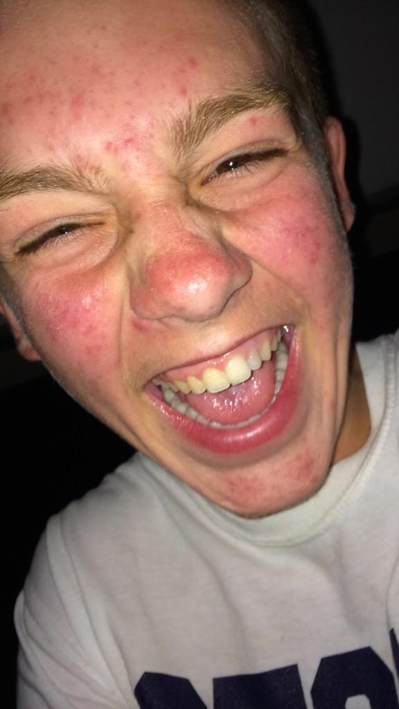 notCadeCarlson's tweet photo. This kid should be ashamed.. #notclutch #airball #paige http://t.co/JkV8VFbFTx