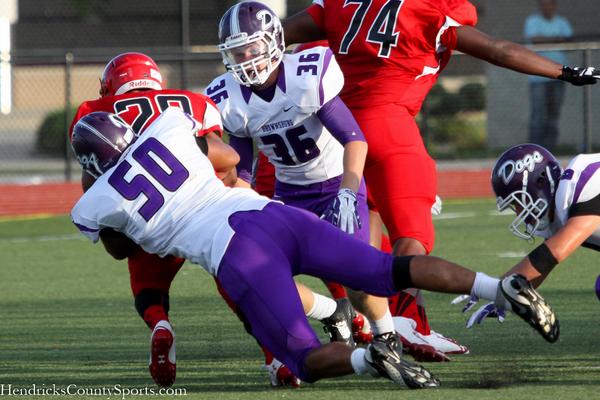 DMac14's tweet photo. @BTolle22 brings a Red Devil down for a loss @bhsdogs @BHSdogsfootball http://t.co/itO9w3paex