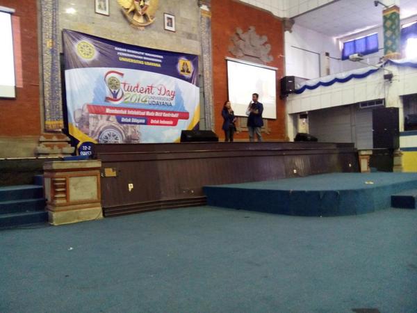 Presentasi dari ukm kewirausahaan <a href="/uyec_unud/">UKM KWU Unud</a> @StudentDay_2014 #2 #proudtobemabaunud