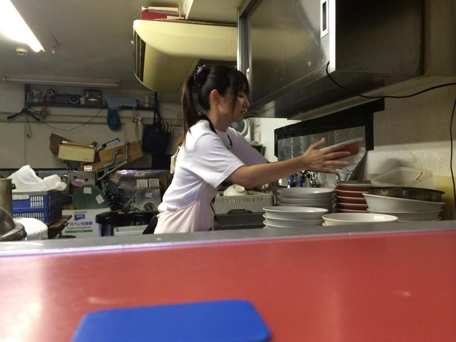 荻窪二郎でラーメン ってか 助手 かわいい ってなんだよ って話 Long Slim Hot