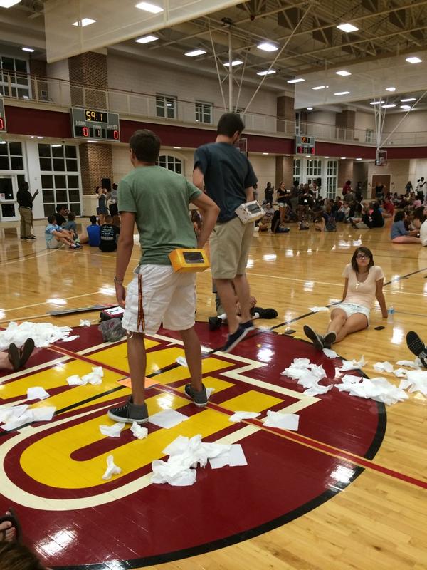 WinthropACAD3h's tweet photo. Playing Minute to Win It games! #firstnightwinthrop http://t.co/9DDEzy1ISA