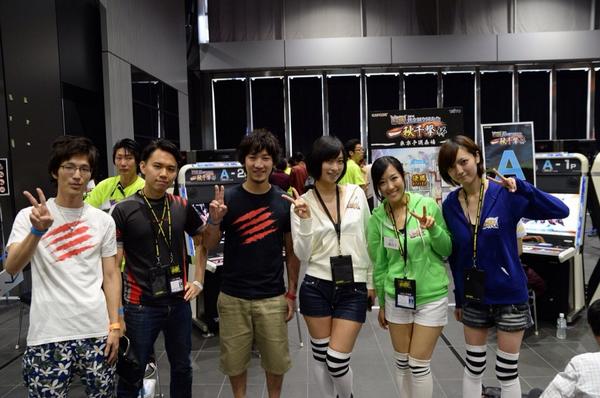 ウルiv女子部 午前中行われた3on3ですが 一回戦目からなんとmadcatzとあたってしまった女子部チームaなのですが なんとまりぼーさんがウメハラさんに勝利 他のふたりは負けてしまい 勝ち進めませんでしたが 思い出に残る試合となりました Http