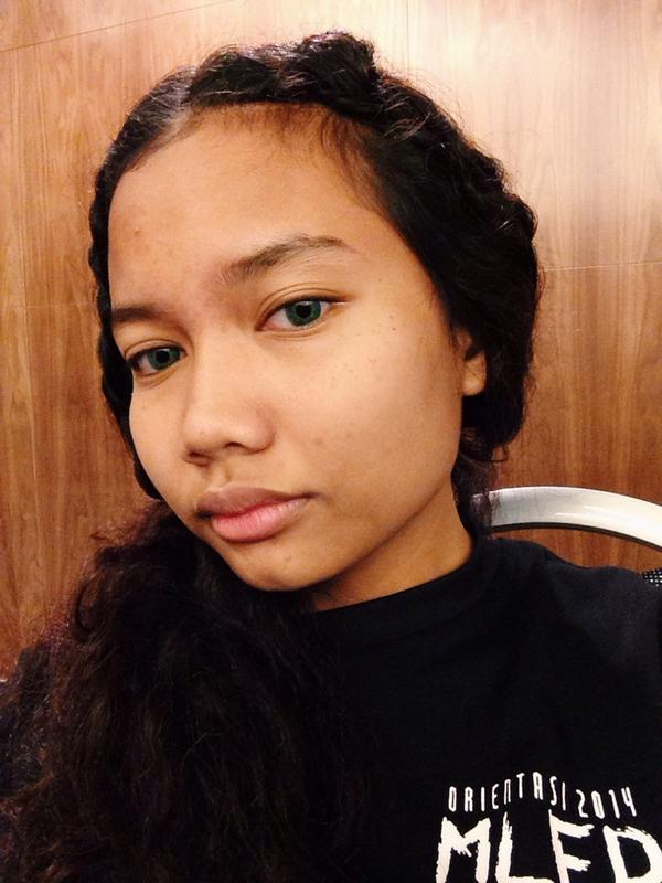 syvqillx's tweet photo. sometimes I wonder how many silly things I put myself up for... #storytelling #inmalay #whut #syaqpls #cholnakmampus http://t.co/s1Bll5i5gW