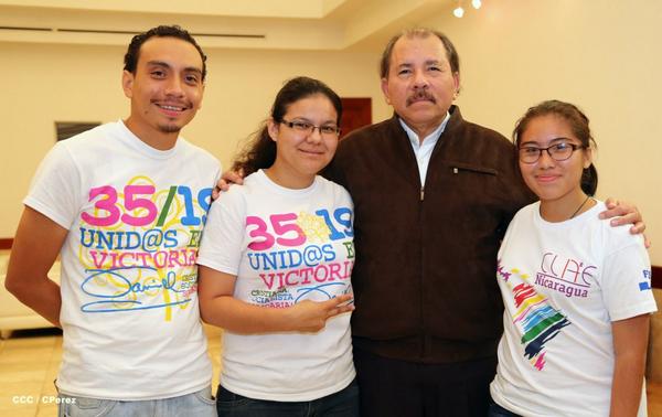 aviles_ra's tweet image. Fiera Herman@s !!!!! #17CLAE @erickriosjs @leonorJS @lehanegarcia