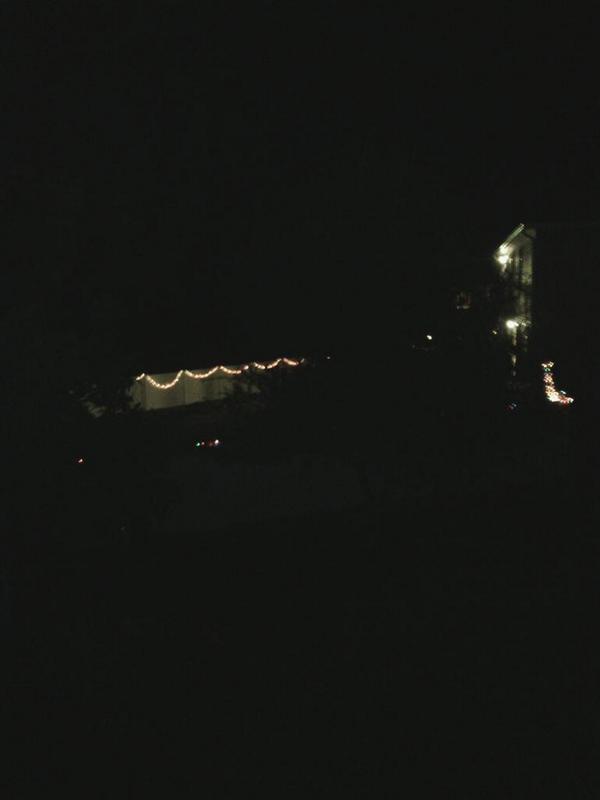 SvettyKonfetty's tweet image. Neighbors going all out for their party tonight #partyers #crazy