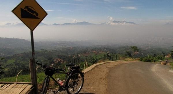 9 Jalur Wisata Bersepeda di Kota Bandung bit.ly/1reIvwl  #wisataBDG