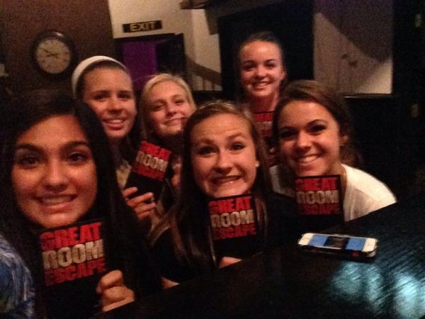 kimiiideee's tweet photo. So much fun tonight! Thanks @kaileejordan_ π #GreatRoomEscape #Zombies http://t.co/NSecjBNndN