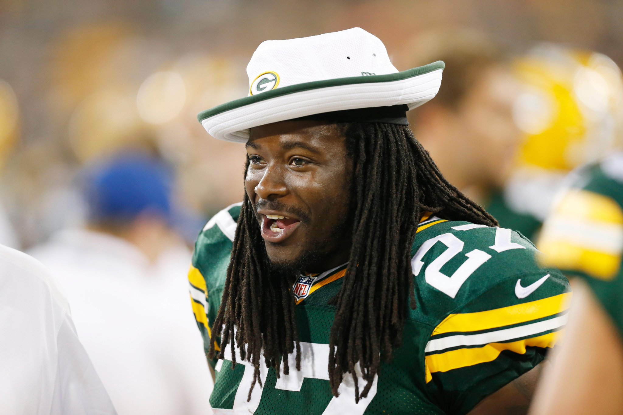 NFL on Twitter: "Eddie. Lacy. #OAKvsGB http://t.co/JZhOqpv6YO"