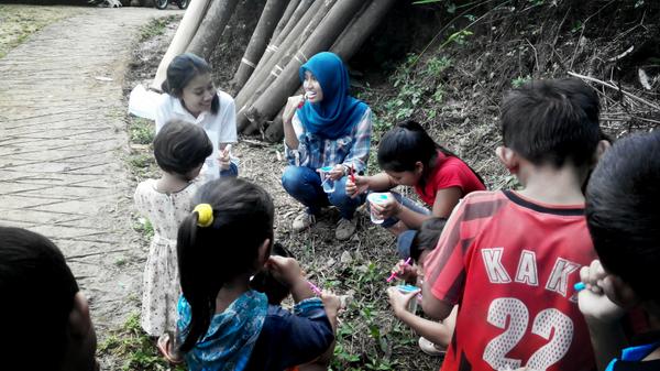 Kita juga ngadain pendidikan kesehatan gigi dan anak nih :) Thx buat @dianaizawa <a href="/gittaraditya/">Gitta Raditya</a> <a href="/amirudin_3/">mohamad amirudin</a> <a href="/deinirara/">deinira purwana</a>