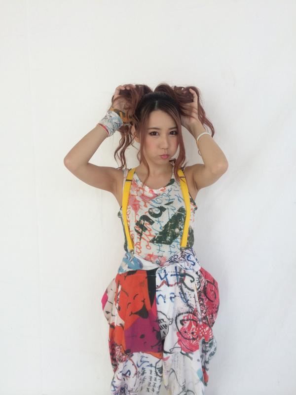 Gigsmagazine Scandal が表紙のgigs25周年記念号 Http T Co Mvyvcefyzv からお届けしているソロ写真も 4日目の今日が最後 Tomomiさんです ただ 明日からも予告は続きますよ 発売までこちらのチェックは忘れずに Http T Co Gl7b9sjoil