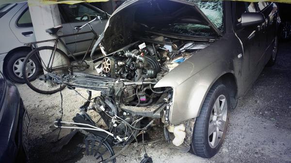 lsldigital's tweet photo. #Accident de la route: les 3 #voitures accidentées hier soir à #Calebasses via @AbdEarally : http://t.co/V5THPfqdhL