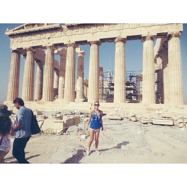 nathalia73's tweet photo. If these walls could talk #4000BC #acropolis #athens #touristsruinedmyphoto http://t.co/gIBbARyJEo http://t.co/2fokqlpF1M